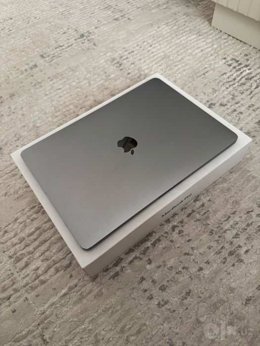 Macbook Pro M1 13inch 8/512 srochno sotiladi