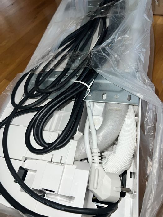 Aer conditionat Ferroli NOU - set complet 9000 BTU