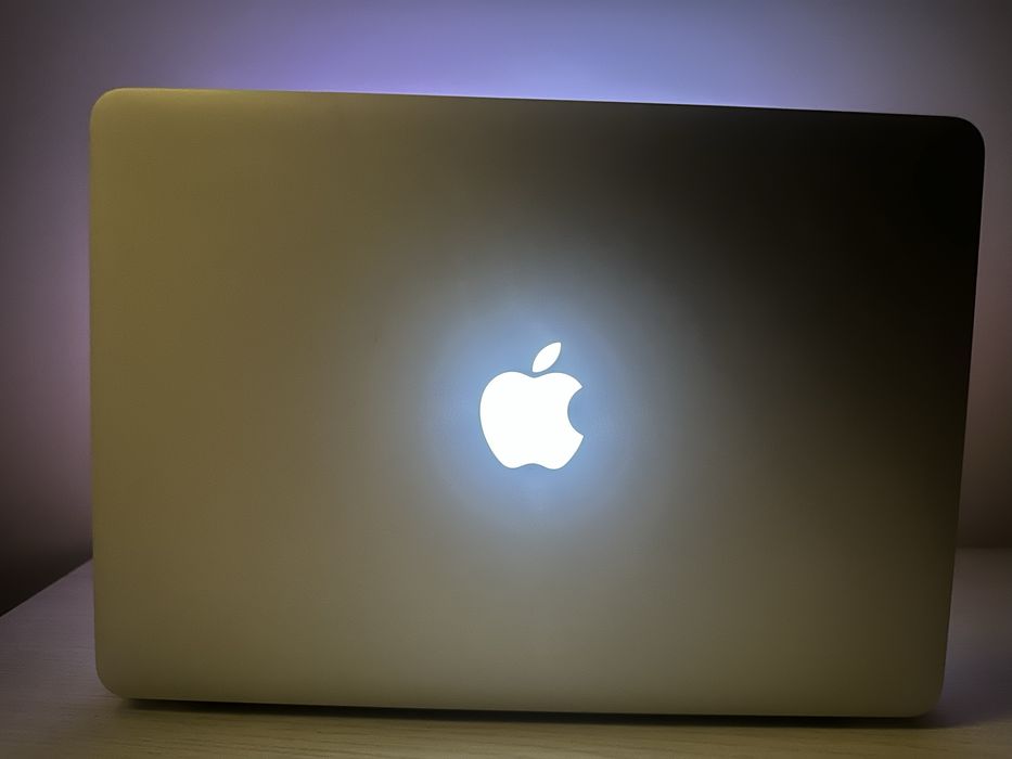 Продам MacBook Air