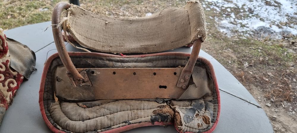 Седло два  штуки Красное продано