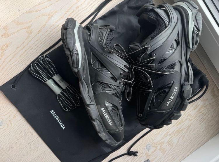 Balenciaga track