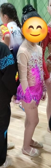 Платье для выступлений по гимнастике