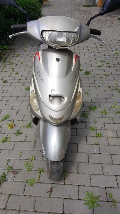 Vând urgent două scutere la pachet 49 cm
