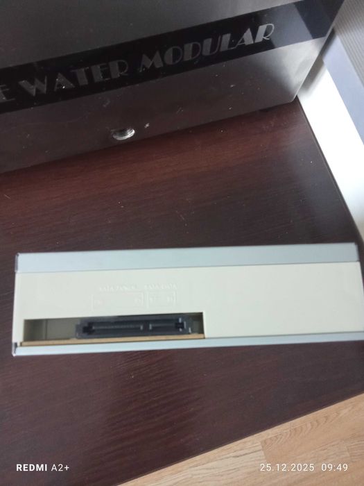 Продам дисковод срочно .