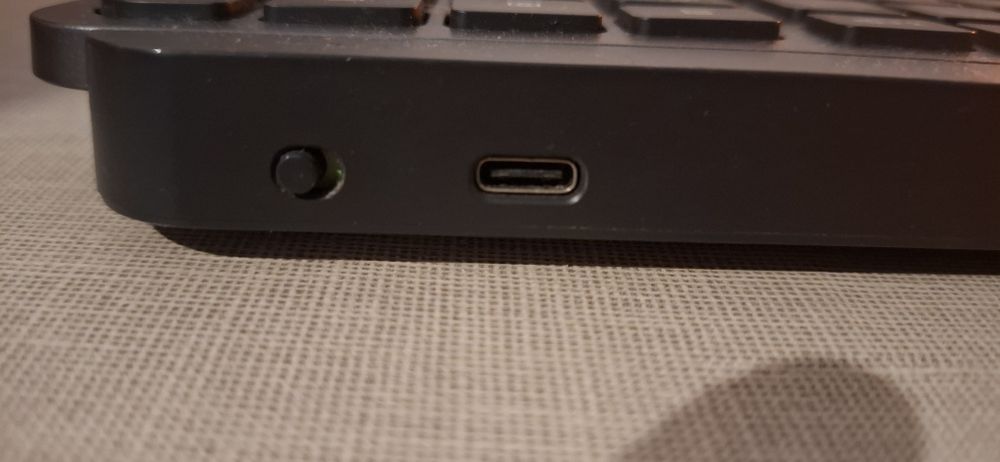 Logitech MX keys S Advanced (Като нова)