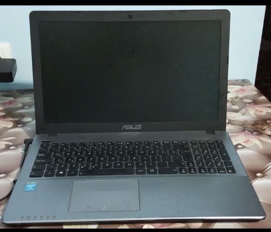 Notebook zur ishleydi