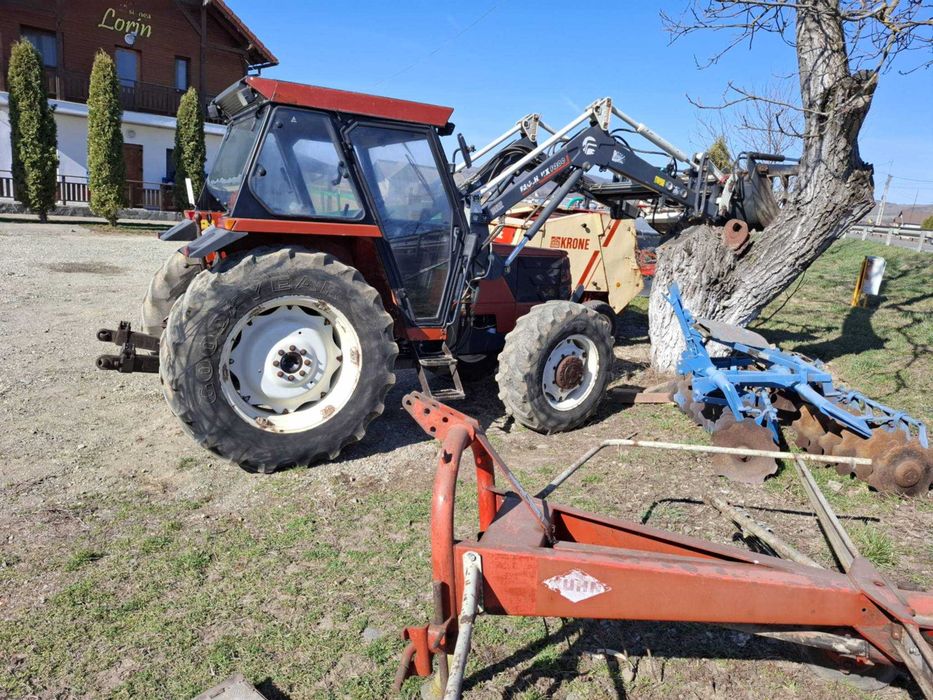 Tractor Fiat 4x4 cu incarcator frontal