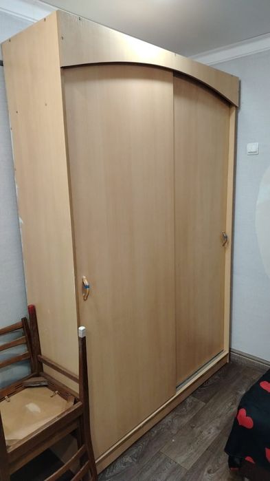 Отдам шкаф-купе за 1 кг ягод