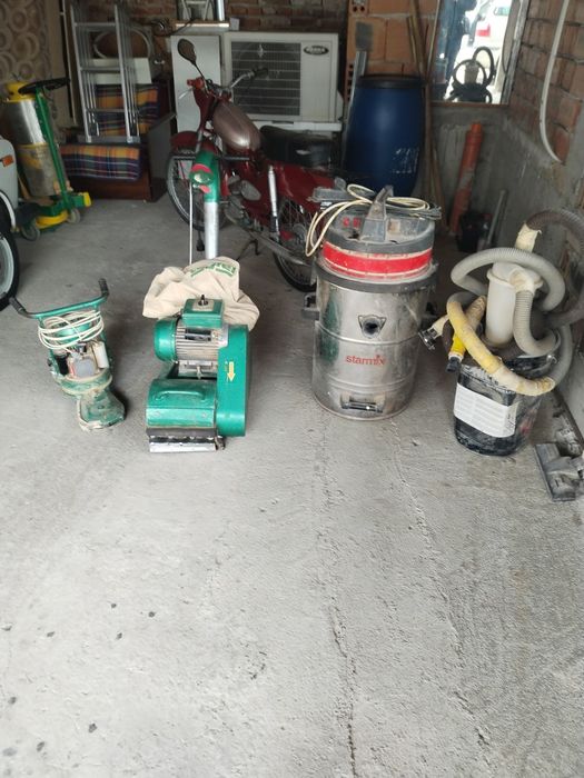 Продавам машини за циклене на паркет Vesan.