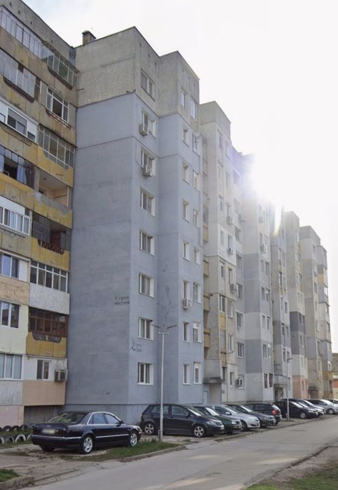 Двустаен апартамент – локално парно, среден етаж