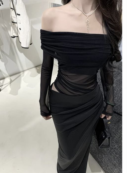 Продам элегантное чёрное платье