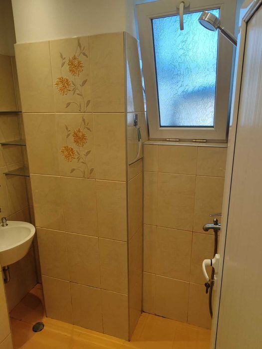 Дава се под наем Тристаен апартамент в Казанлък - 85 кв.м за 306 € - Снимка #8