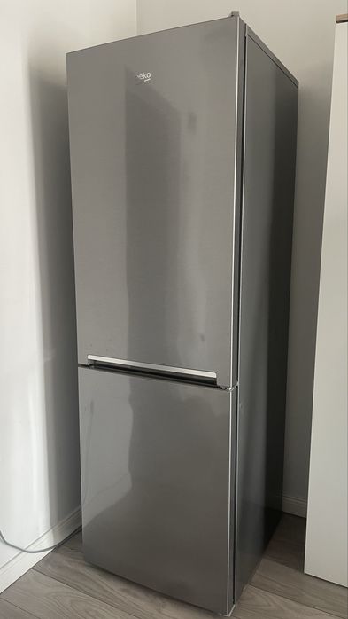 Frigider BEKO NeoFrost