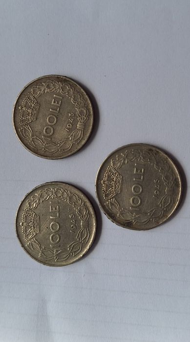 Vând 3 monede foarte vechi, de 100 lei, cu regele Mihai, din anul 1943