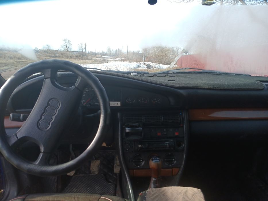 Audi 100 c4 2.6 бензин 1992 года