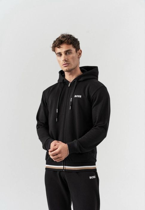 Мъжки спортен комплект в черен цвят