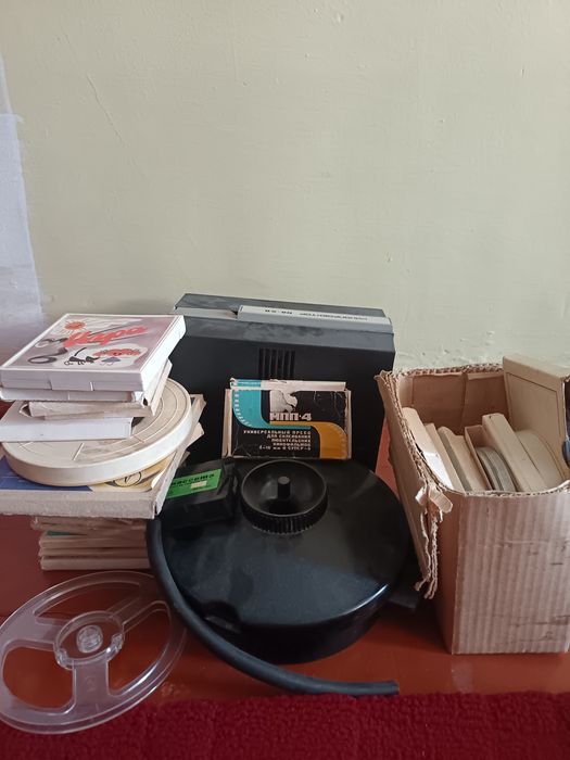 Продам кинопроектор.