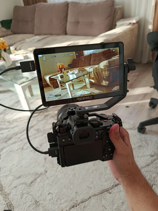 Monitor camera Feelworld F6 Plus + baterii 2 NP-F970 6600 mAh, top handle + accesorii