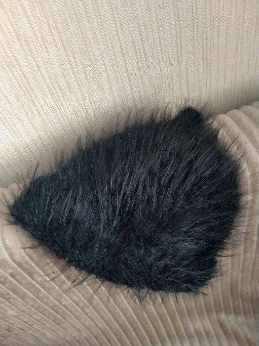 Шапка с пипкой ручная работа