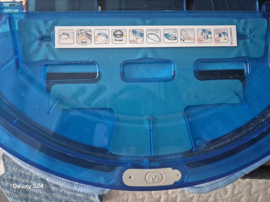 Продам робот пылесос