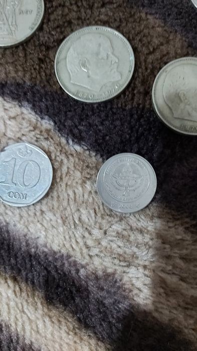 Продам монеты в коллекцию.