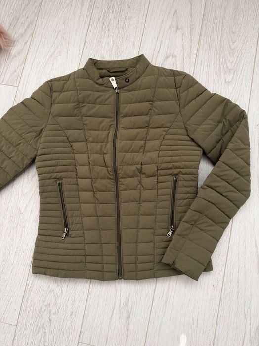 Преходно яке Guess