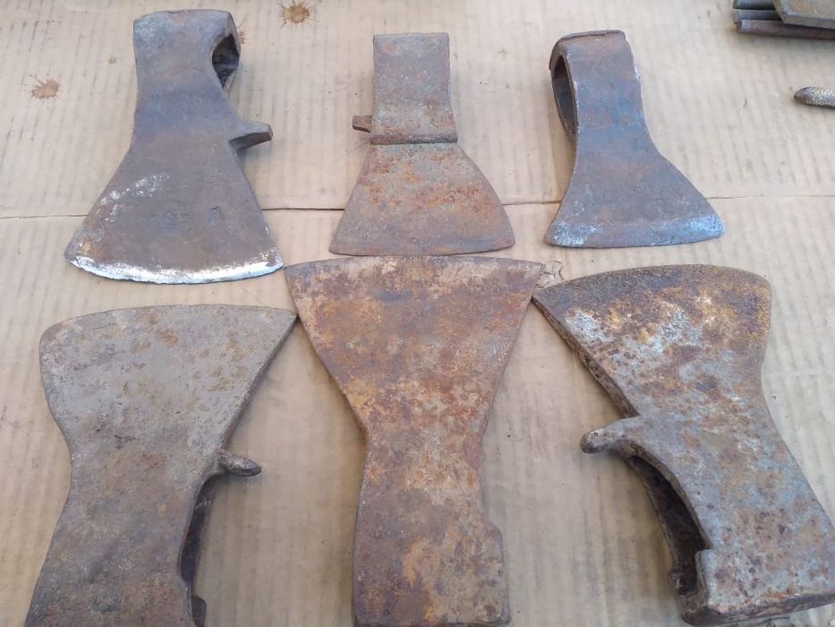 Продам   топоры.