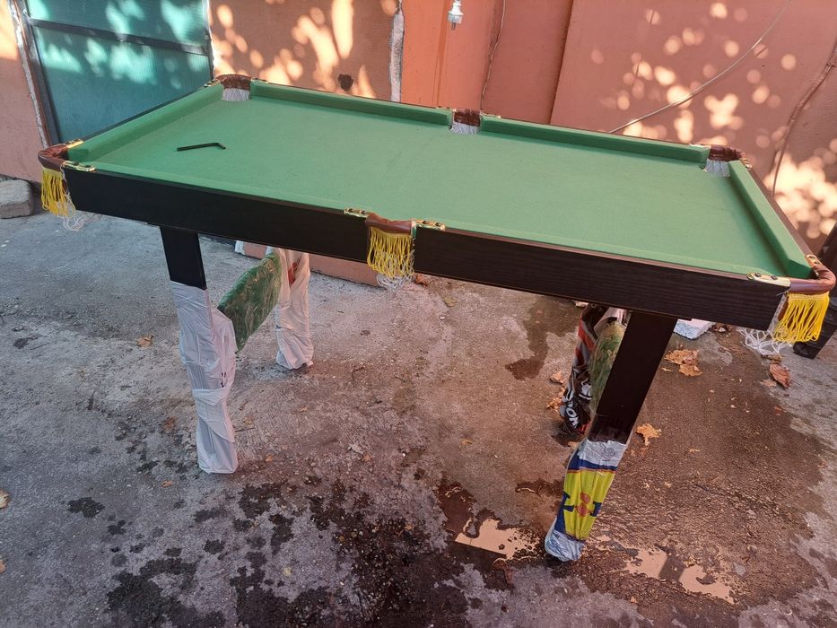 Vând masa biliard folosita 6,7 luni.stare foarte bună .