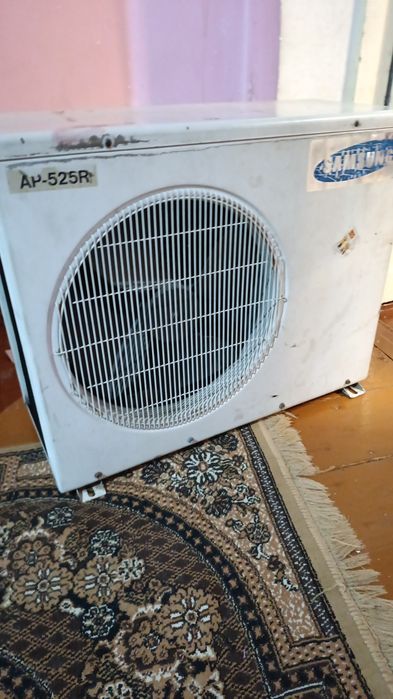 Кондиционер рабочие стойка