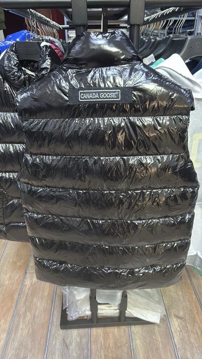 Елеци Canada Goose