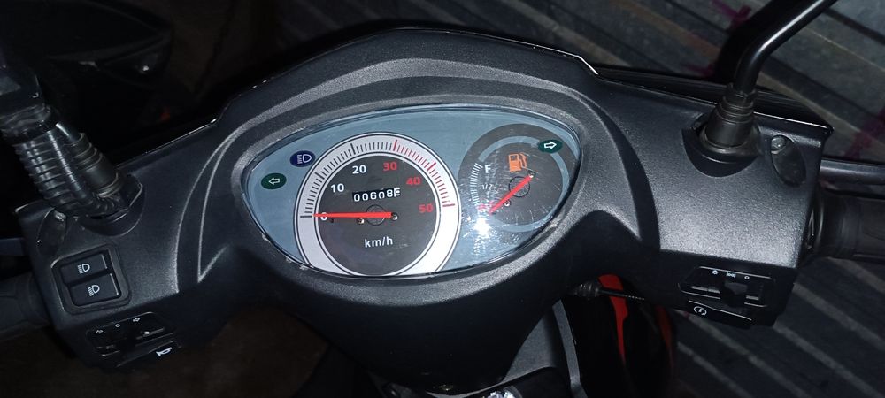 Продам м8 срочно