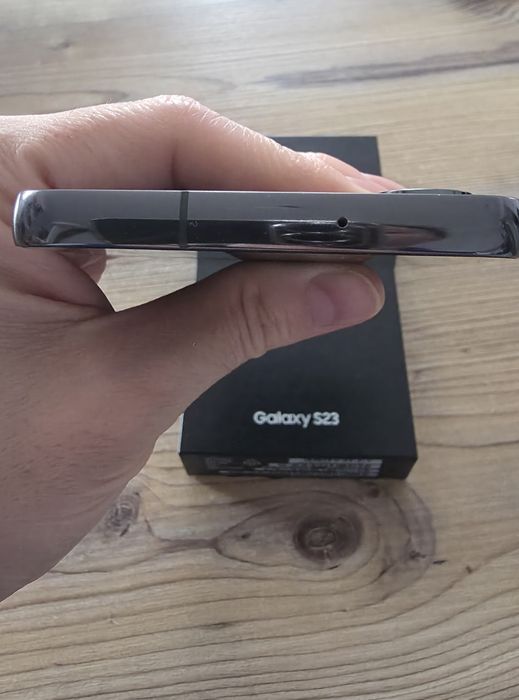 Telefon Samsung S23.