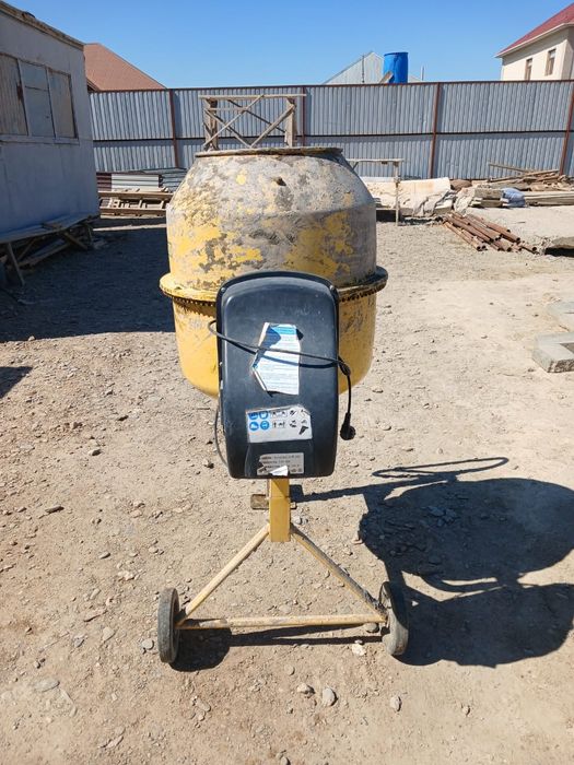 Продаётся Бетонамешалка