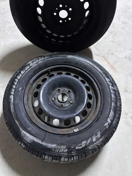 Vand 2 cauciucuri Bridgestone Dueler H/P Sport 215/65 R16 + jante tablă VW