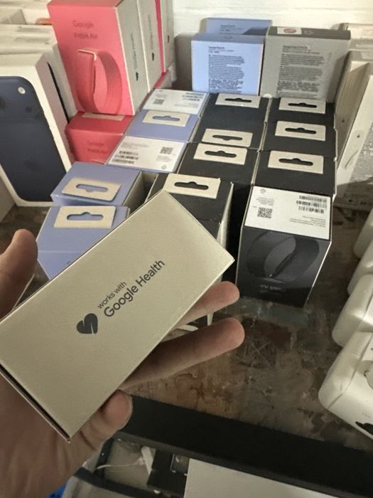 Google fitbit черный