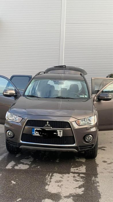 Mitsubishi outlender