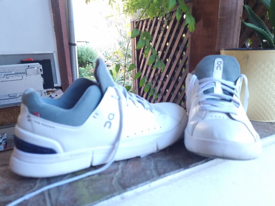 Adidași On Cloud The Roger – mărimea 44 - albi cu turcoaz, ușori și co