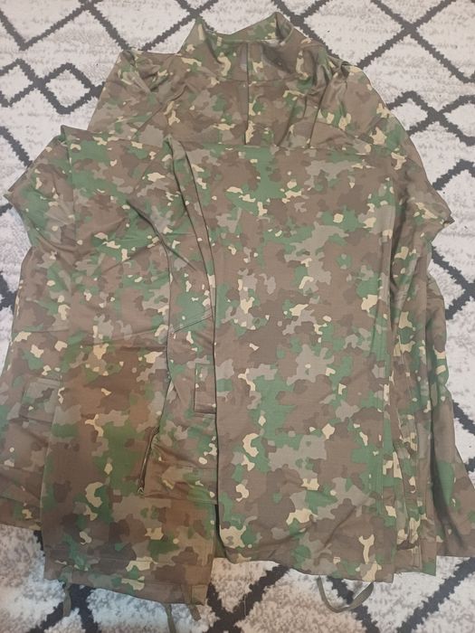Tinuta militara  marimea 56