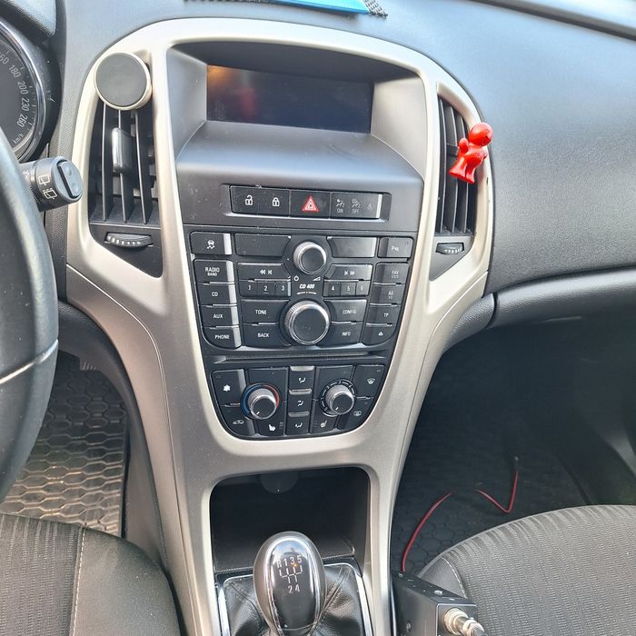 Opel astra j benzină