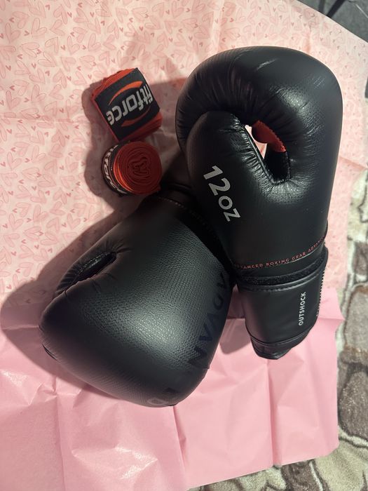Manusi de box noi