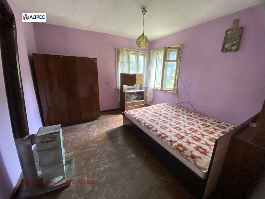 Къща в Враца, област-с.Баница площ 106 цена 25000