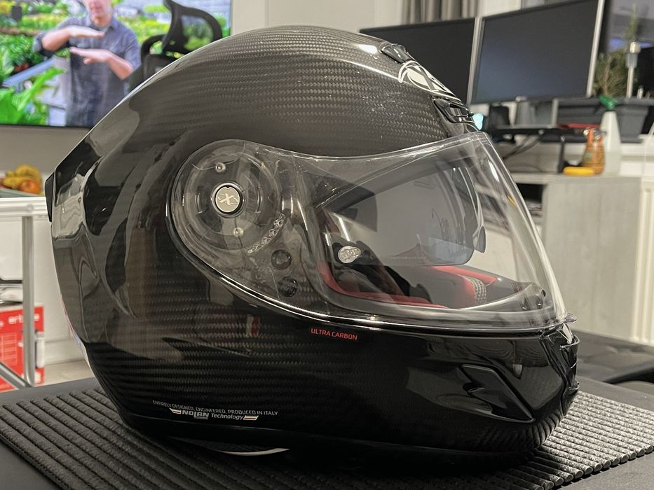 Cască moto X-Lite X-702 GT Ultra Carbon, mărimea M.