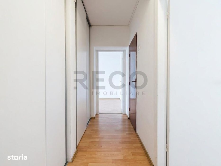 RECO Apartament PB  in Decebal la etaj intermediar