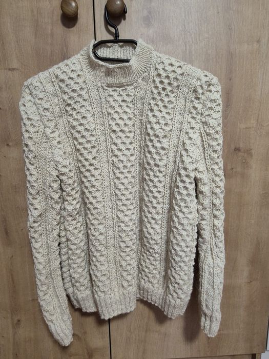 Bluza de lana croit manual