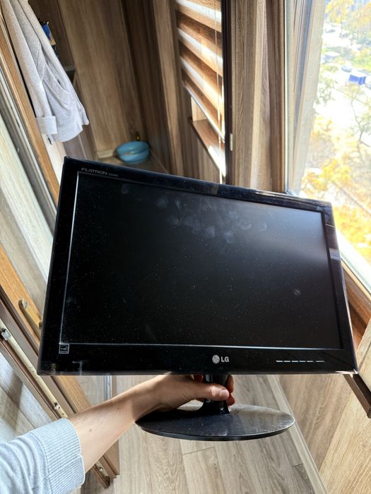 Монитор LG Flatron E2240S-PN Продается