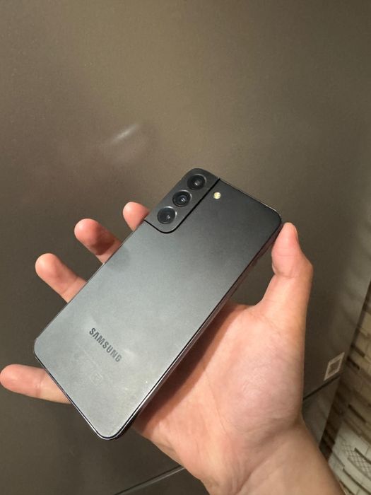 Samsung s22 8/128 gb