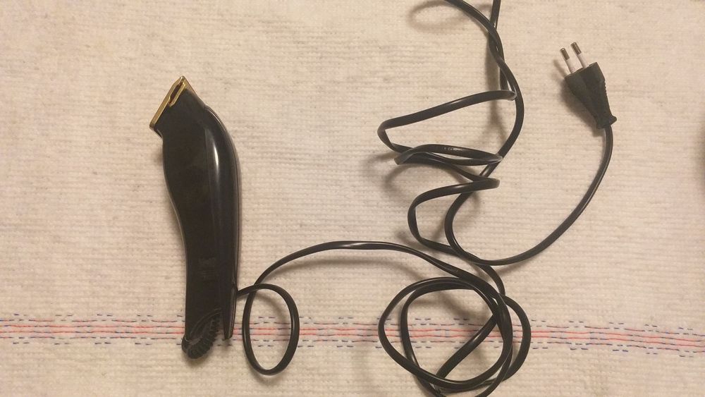 Soch mashinkasi sotiladi