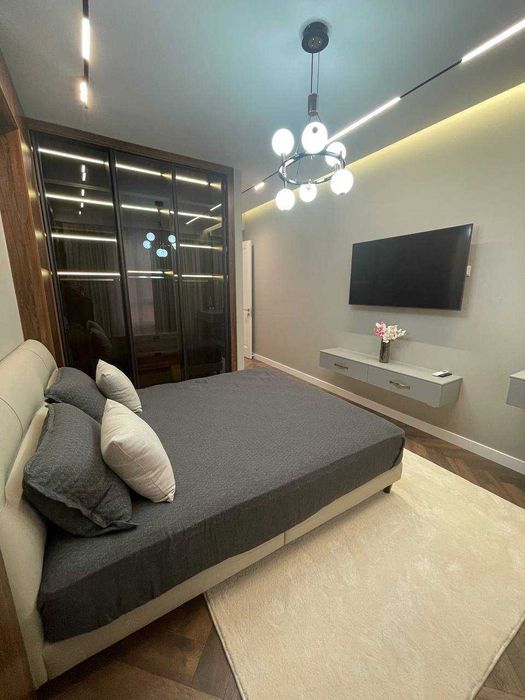 Ц-1! Сдается новая 3-х комнатная квартира в центре города!