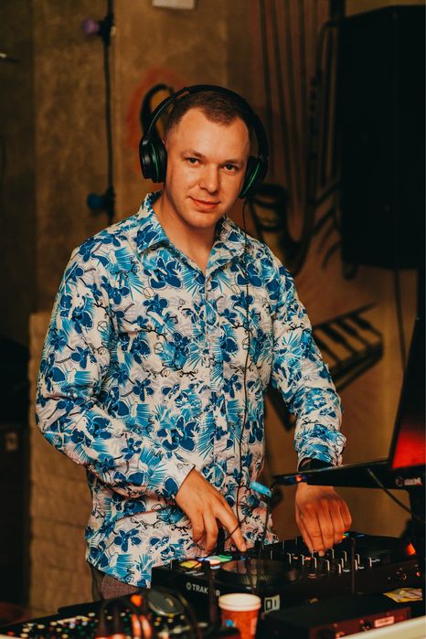 DJ Profesionist pentru pentru Nunti, Botezuri , Majorate , Aniversari