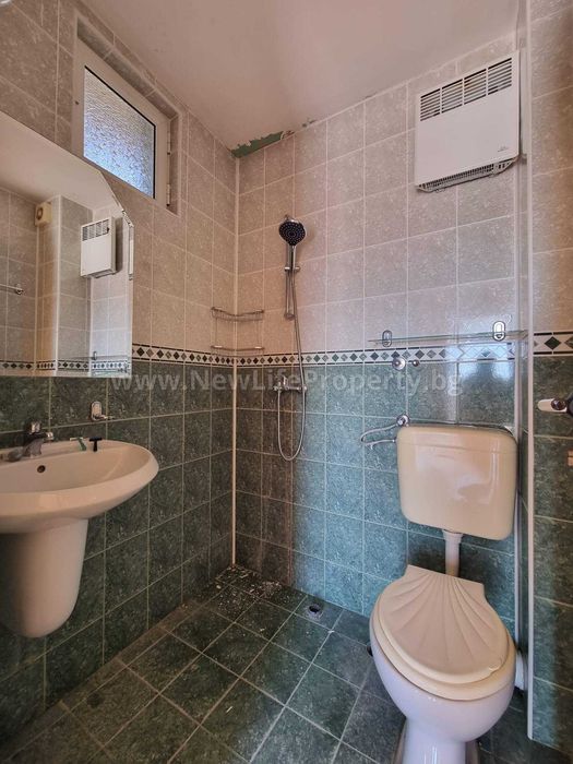 Двуетажна къща с басейн, Инцараки Свети Влас